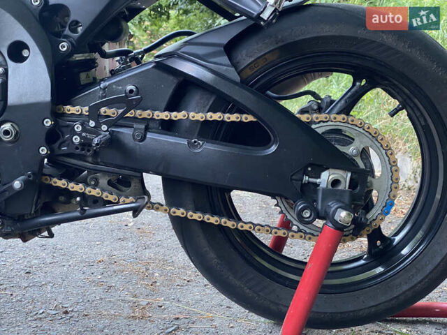 Сузуки GSX-R 750, объемом двигателя 0 л и пробегом 22 тыс. км за 12300 $, фото 9 на Automoto.ua