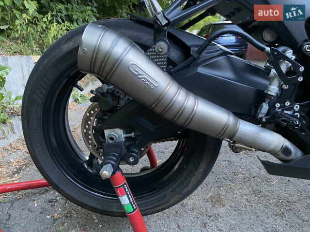 Сузуки GSX-R 750, объемом двигателя 0 л и пробегом 22 тыс. км за 12300 $, фото 20 на Automoto.ua
