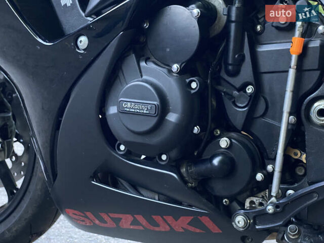 Сузуки GSX-R 750, объемом двигателя 0 л и пробегом 22 тыс. км за 12300 $, фото 11 на Automoto.ua