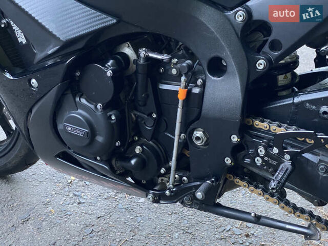 Сузуки GSX-R 750, объемом двигателя 0 л и пробегом 22 тыс. км за 12300 $, фото 10 на Automoto.ua