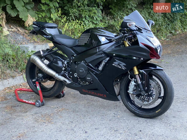 Сузуки GSX-R 750, объемом двигателя 0 л и пробегом 22 тыс. км за 12300 $, фото 2 на Automoto.ua