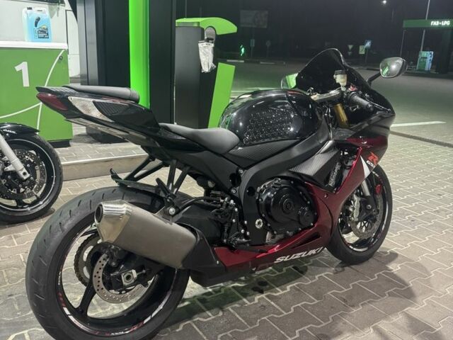 Сузуки GSX-R 750, объемом двигателя 0.75 л и пробегом 0 тыс. км за 10000 $, фото 7 на Automoto.ua