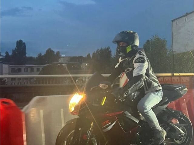 Сузуки GSX-R 750, объемом двигателя 0.75 л и пробегом 0 тыс. км за 10000 $, фото 3 на Automoto.ua