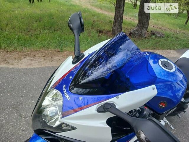 Синій Сузукі GSX-R 750, об'ємом двигуна 0.75 л та пробігом 26 тис. км за 6800 $, фото 11 на Automoto.ua