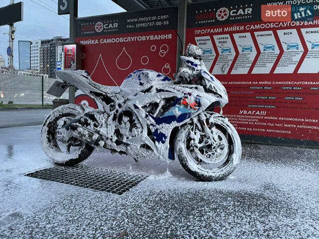 Синий Сузуки GSX-R 750, объемом двигателя 0.75 л и пробегом 20 тыс. км за 7550 $, фото 12 на Automoto.ua