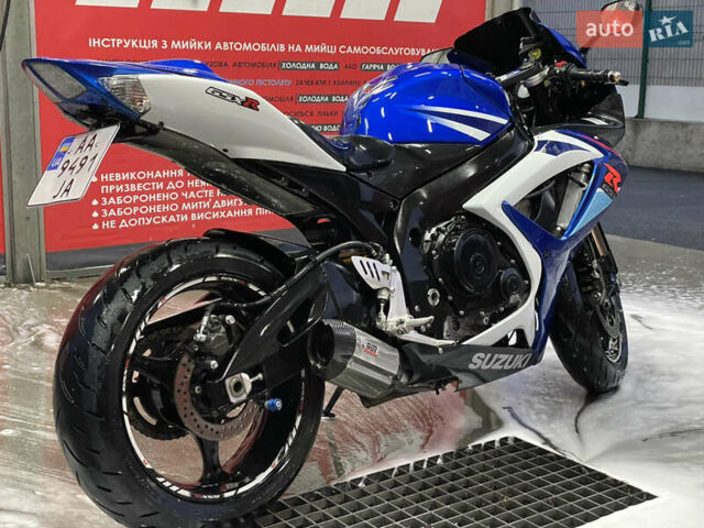 Синий Сузуки GSX-R 750, объемом двигателя 0.75 л и пробегом 20 тыс. км за 7550 $, фото 6 на Automoto.ua