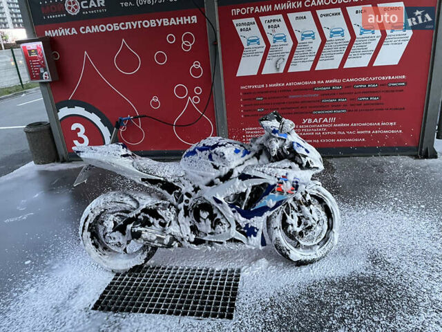 Синий Сузуки GSX-R 750, объемом двигателя 0.75 л и пробегом 20 тыс. км за 7550 $, фото 11 на Automoto.ua