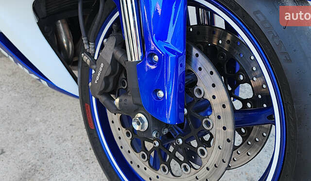 Синий Сузуки GSX-R 750, объемом двигателя 0 л и пробегом 4 тыс. км за 8500 $, фото 2 на Automoto.ua