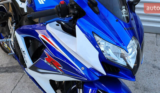 Синий Сузуки GSX-R 750, объемом двигателя 0 л и пробегом 4 тыс. км за 8500 $, фото 1 на Automoto.ua