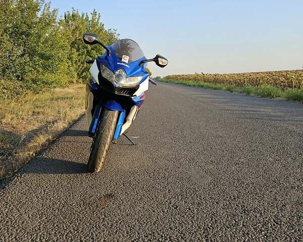 Синий Сузуки GSX-R 750, объемом двигателя 0.75 л и пробегом 23 тыс. км за 8000 $, фото 10 на Automoto.ua