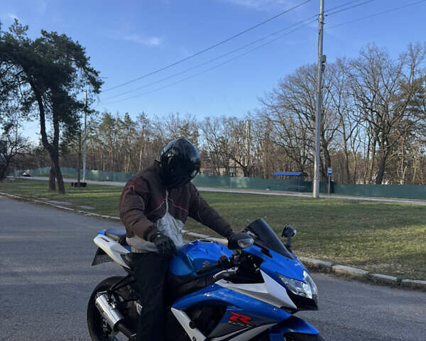 Синий Сузуки GSX-R 750, объемом двигателя 0.7 л и пробегом 17 тыс. км за 9500 $, фото 3 на Automoto.ua