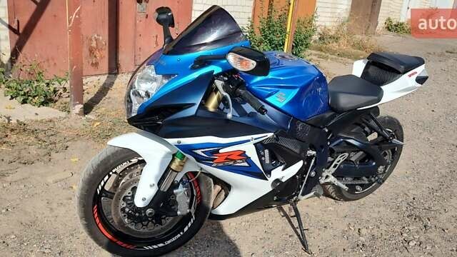 Синий Сузуки GSX-R 750, объемом двигателя 0.75 л и пробегом 30 тыс. км за 10500 $, фото 20 на Automoto.ua