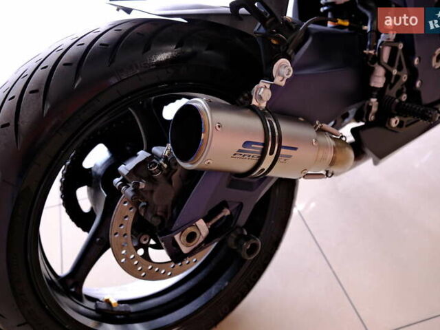 Синій Сузукі GSX-R 750, об'ємом двигуна 0.75 л та пробігом 13 тис. км за 10400 $, фото 5 на Automoto.ua