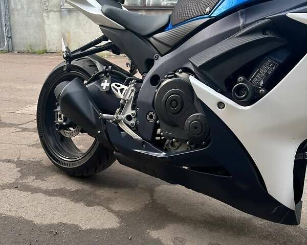 Синий Сузуки GSX-R 750, объемом двигателя 0.75 л и пробегом 14 тыс. км за 10500 $, фото 8 на Automoto.ua