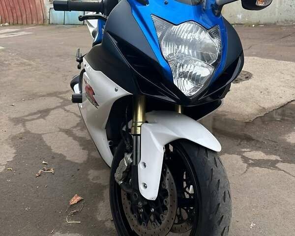 Синий Сузуки GSX-R 750, объемом двигателя 0.75 л и пробегом 14 тыс. км за 10500 $, фото 2 на Automoto.ua