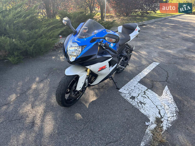 Синий Сузуки GSX-R 750, объемом двигателя 0.75 л и пробегом 20 тыс. км за 9900 $, фото 1 на Automoto.ua