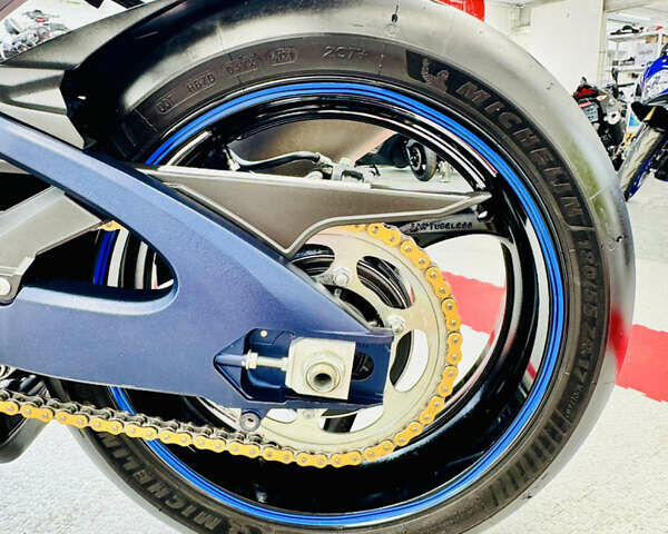Синий Сузуки GSX-R 750, объемом двигателя 0.75 л и пробегом 13 тыс. км за 10500 $, фото 18 на Automoto.ua