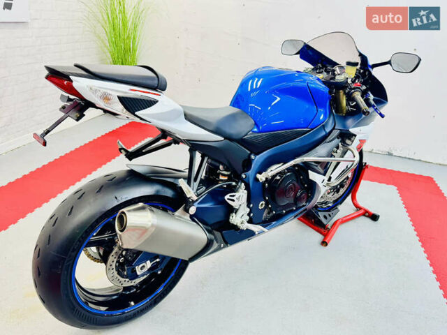 Синий Сузуки GSX-R 750, объемом двигателя 0.75 л и пробегом 13 тыс. км за 10500 $, фото 4 на Automoto.ua
