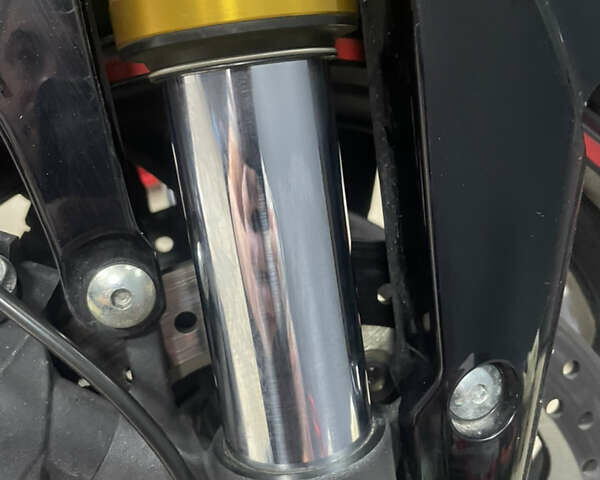 Черный Сузуки GSX-S 1000, объемом двигателя 1 л и пробегом 28 тыс. км за 10600 $, фото 28 на Automoto.ua