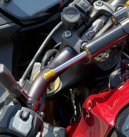 Черный Сузуки GSX-S 1000, объемом двигателя 1 л и пробегом 28 тыс. км за 10600 $, фото 21 на Automoto.ua