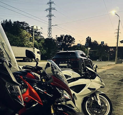 Черный Сузуки GSX-S 1000, объемом двигателя 1 л и пробегом 28 тыс. км за 10600 $, фото 12 на Automoto.ua
