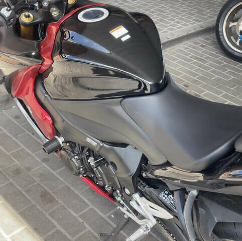 Черный Сузуки GSX-S 1000, объемом двигателя 1 л и пробегом 28 тыс. км за 10600 $, фото 10 на Automoto.ua