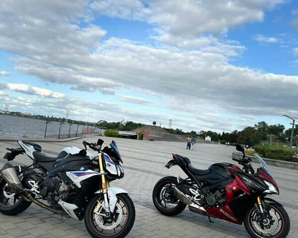 Черный Сузуки GSX-S 1000, объемом двигателя 1 л и пробегом 28 тыс. км за 10600 $, фото 9 на Automoto.ua