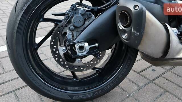 Черный Сузуки GSX-S 1000, объемом двигателя 1 л и пробегом 8 тыс. км за 17400 $, фото 15 на Automoto.ua