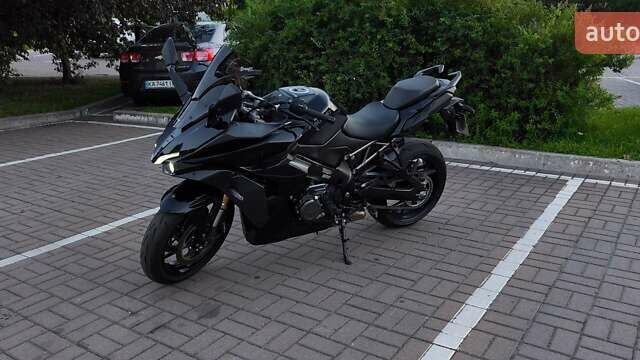 Черный Сузуки GSX-S 1000, объемом двигателя 1 л и пробегом 8 тыс. км за 17400 $, фото 3 на Automoto.ua