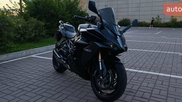 Черный Сузуки GSX-S 1000, объемом двигателя 1 л и пробегом 8 тыс. км за 17400 $, фото 1 на Automoto.ua