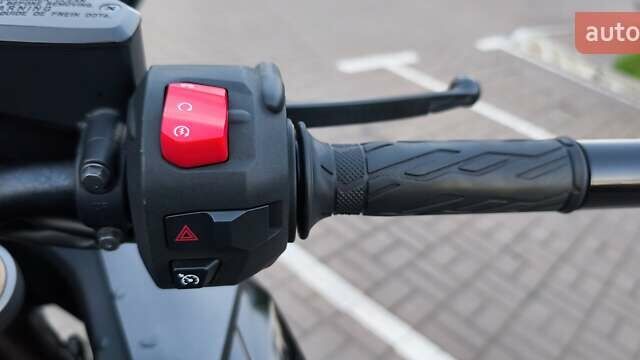 Черный Сузуки GSX-S 1000, объемом двигателя 1 л и пробегом 8 тыс. км за 17400 $, фото 12 на Automoto.ua
