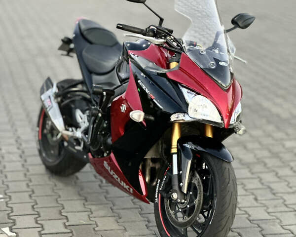 Красный Сузуки GSX-S 1000, объемом двигателя 1 л и пробегом 24 тыс. км за 10000 $, фото 1 на Automoto.ua