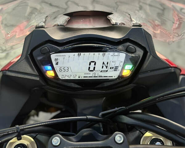 Красный Сузуки GSX-S 1000, объемом двигателя 1 л и пробегом 24 тыс. км за 10000 $, фото 9 на Automoto.ua