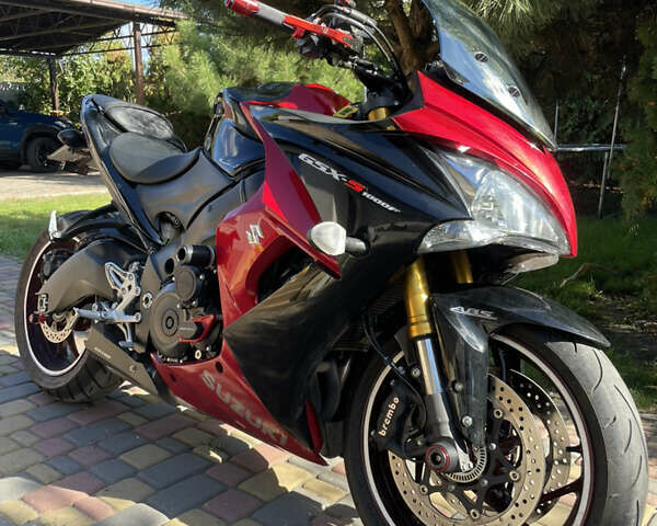 Червоний Сузукі GSX-S 1000, об'ємом двигуна 1 л та пробігом 14 тис. км за 10800 $, фото 6 на Automoto.ua