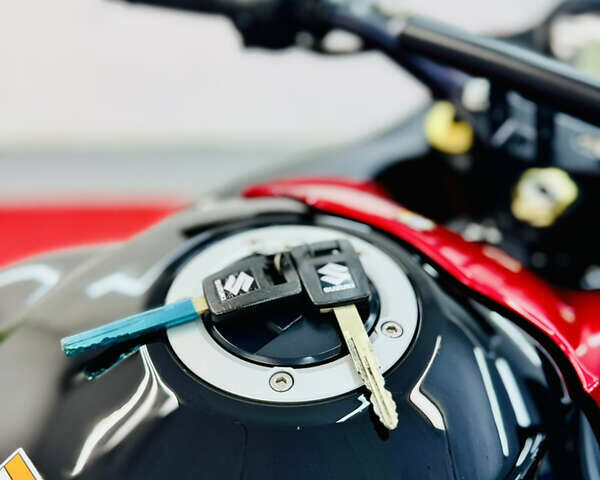 Красный Сузуки GSX-S 1000, объемом двигателя 1 л и пробегом 25 тыс. км за 9200 $, фото 29 на Automoto.ua