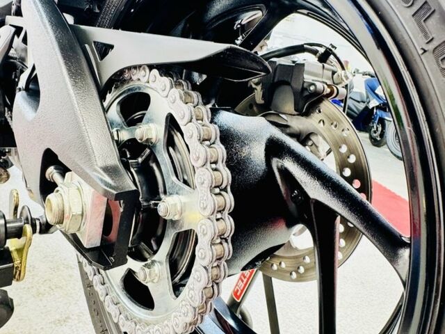 Сузуки GSX-S 1000, объемом двигателя 1 л и пробегом 0 тыс. км за 9800 $, фото 12 на Automoto.ua