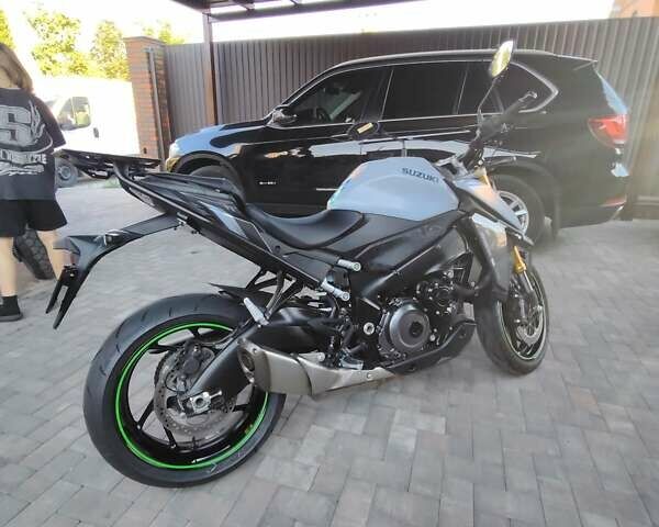 Сузуки GSX-S 1000, объемом двигателя 1 л и пробегом 10 тыс. км за 12700 $, фото 4 на Automoto.ua