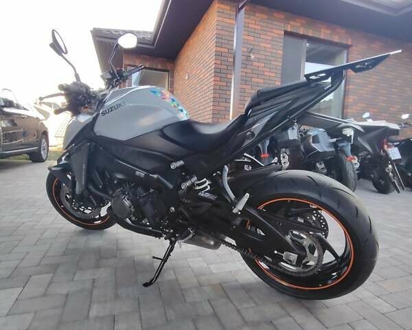 Сузуки GSX-S 1000, объемом двигателя 1 л и пробегом 10 тыс. км за 12700 $, фото 2 на Automoto.ua