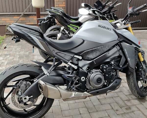 Сузуки GSX-S 1000, объемом двигателя 1 л и пробегом 14 тыс. км за 12000 $, фото 7 на Automoto.ua
