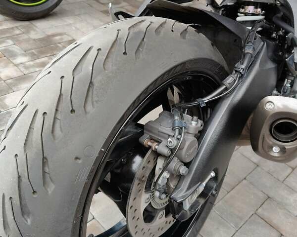 Сузуки GSX-S 1000, объемом двигателя 1 л и пробегом 14 тыс. км за 12000 $, фото 8 на Automoto.ua