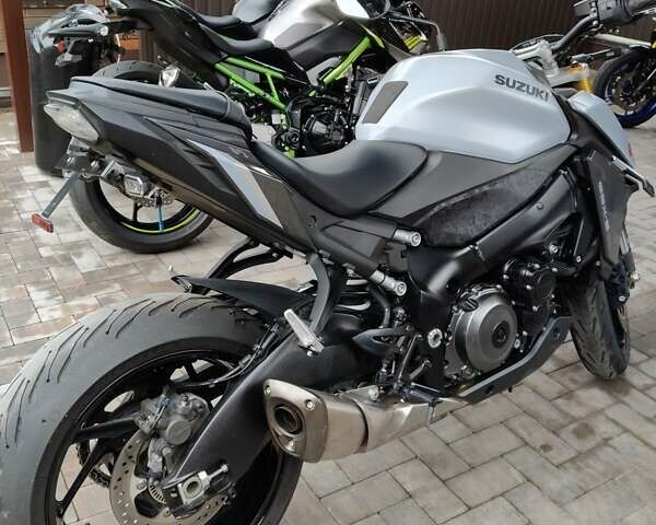 Сузуки GSX-S 1000, объемом двигателя 1 л и пробегом 14 тыс. км за 12300 $, фото 4 на Automoto.ua