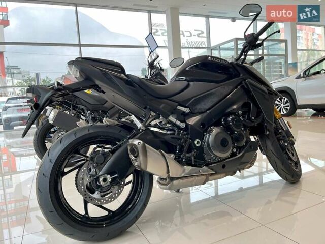 Сузуки GSX-S 1000, объемом двигателя 1 л и пробегом 1 тыс. км за 15701 $, фото 3 на Automoto.ua