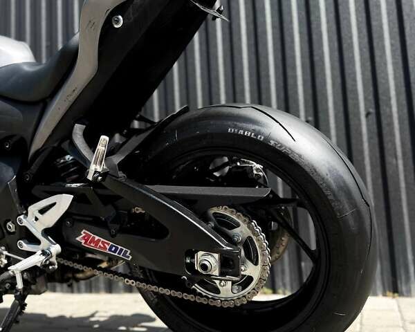 Серый Сузуки GSX-S 1000, объемом двигателя 1 л и пробегом 35 тыс. км за 7900 $, фото 3 на Automoto.ua
