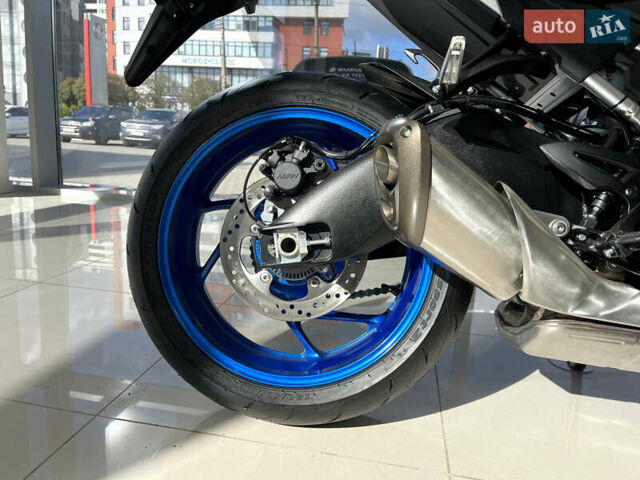 Серый Сузуки GSX-S 1000, объемом двигателя 1 л и пробегом 1 тыс. км за 649900 $, фото 10 на Automoto.ua