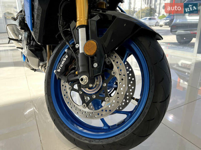 Серый Сузуки GSX-S 1000, объемом двигателя 1 л и пробегом 1 тыс. км за 649900 $, фото 8 на Automoto.ua