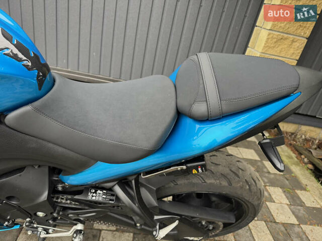 Синий Сузуки GSX-S 1000, объемом двигателя 1 л и пробегом 14 тыс. км за 9500 $, фото 9 на Automoto.ua