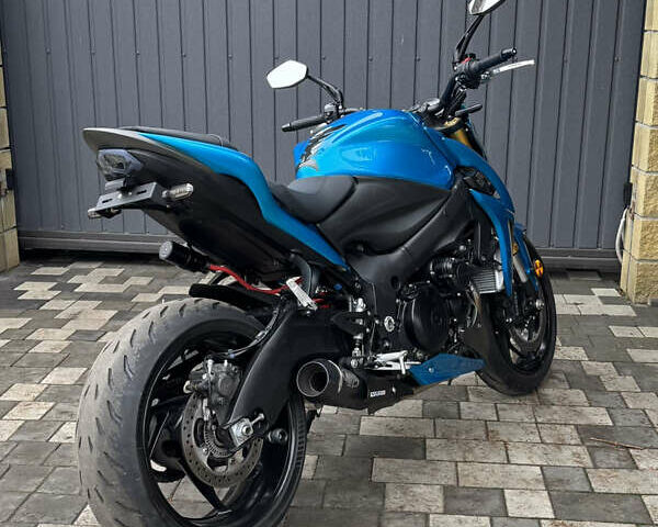 Синий Сузуки GSX-S 1000, объемом двигателя 1 л и пробегом 14 тыс. км за 9500 $, фото 4 на Automoto.ua