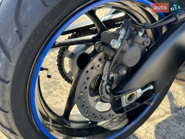 Синій Сузукі GSX-S 1000, об'ємом двигуна 1 л та пробігом 18 тис. км за 9400 $, фото 12 на Automoto.ua