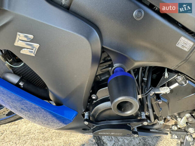 Синій Сузукі GSX-S 1000, об'ємом двигуна 1 л та пробігом 18 тис. км за 9400 $, фото 20 на Automoto.ua