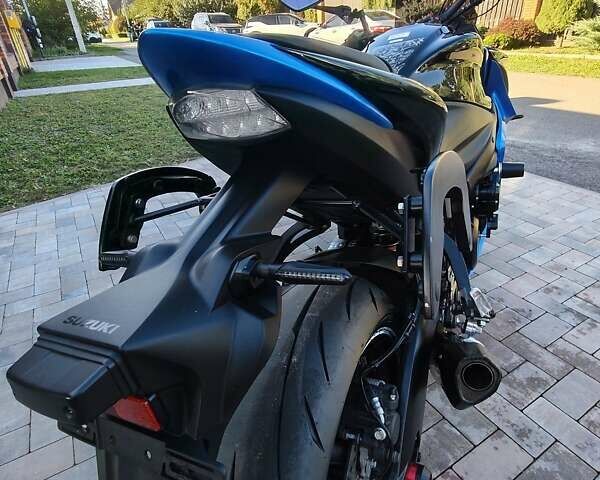 Синий Сузуки GSX-S 1000, объемом двигателя 1 л и пробегом 7 тыс. км за 10700 $, фото 27 на Automoto.ua